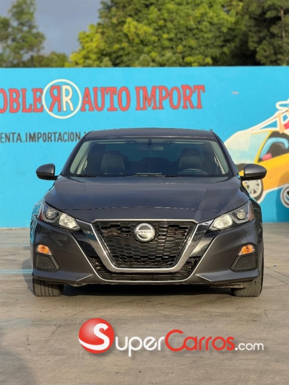 2020 Nissan Altima — foto 3 / 10