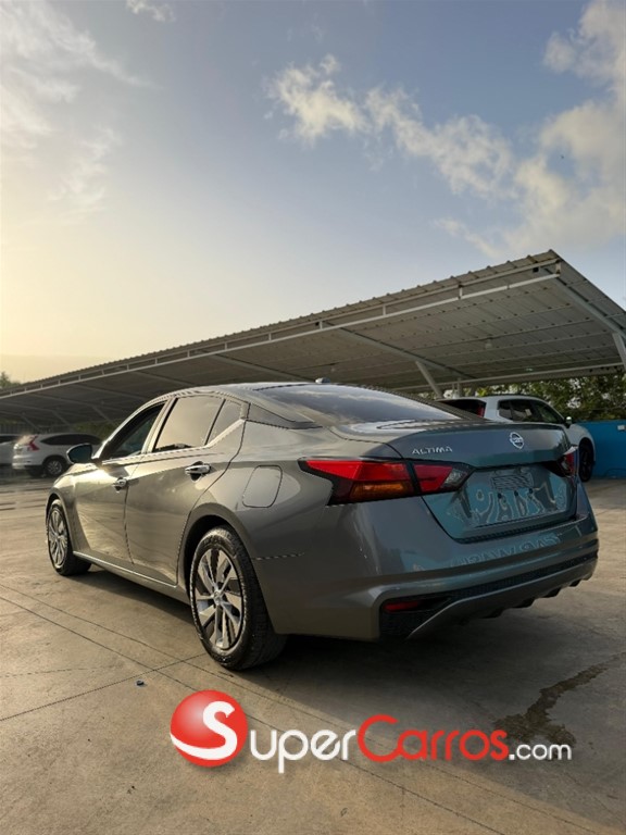 2020 Nissan Altima — foto 4 / 10