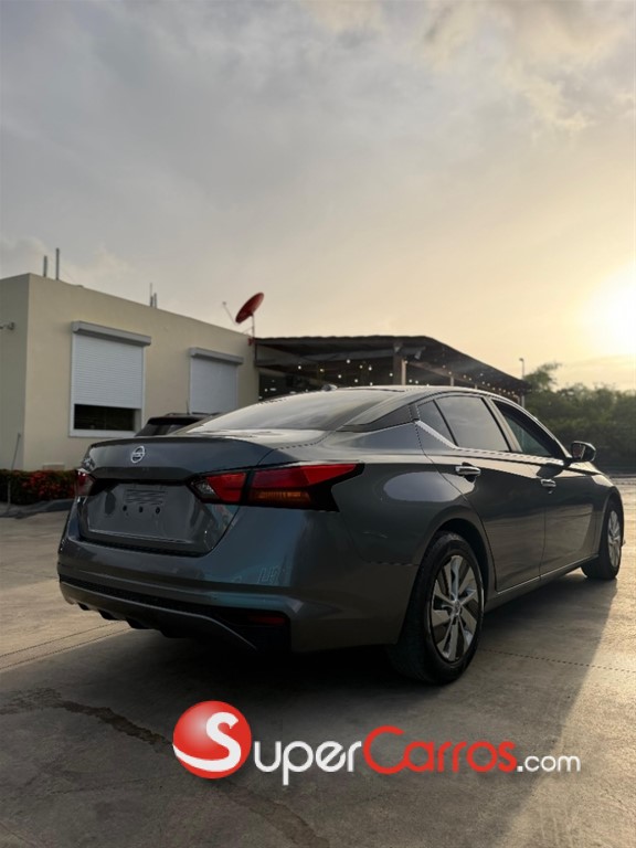 2020 Nissan Altima — foto 5 / 10