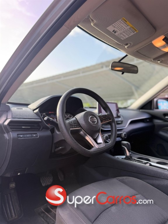 2020 Nissan Altima — foto 8 / 10