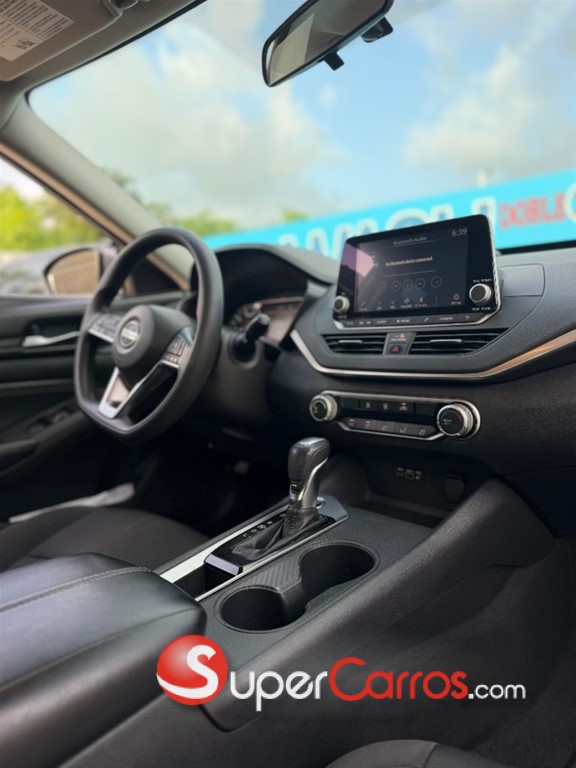 2020 Nissan Altima — foto 9 / 10
