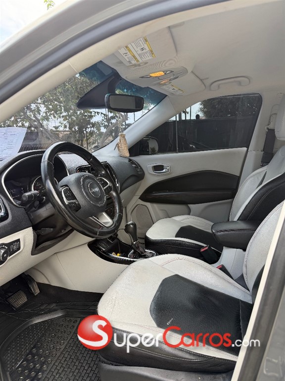 2020 Jeep Compass Limited — foto 7 / 12