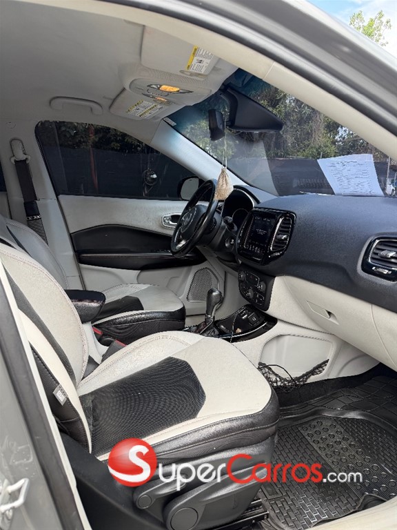 2020 Jeep Compass Limited — foto 8 / 12