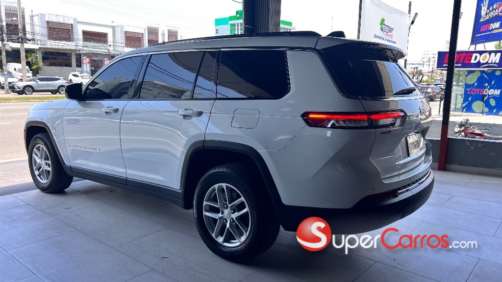 2023 Jeep Grand Cherokee Laredo — foto 2 / 12