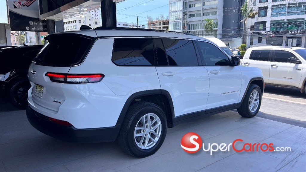 2023 Jeep Grand Cherokee Laredo — foto 4 / 12