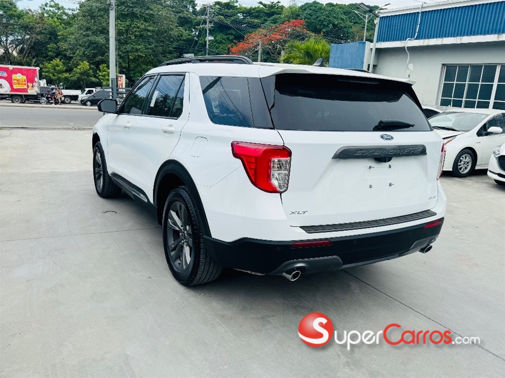 2021 Ford Explorer XLT 4WD — foto 3 / 12