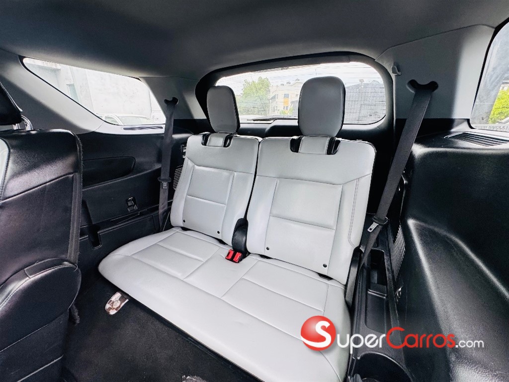 2021 Ford Explorer XLT 4WD — foto 8 / 12