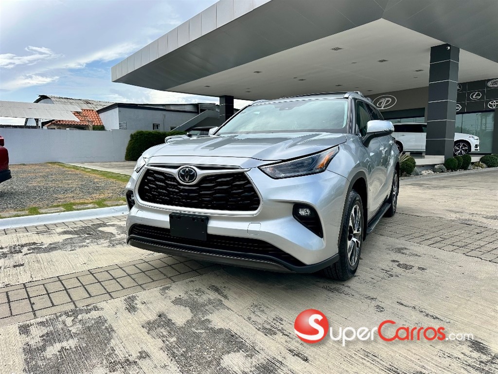 2021 Toyota Highlander XLE — foto 2 / 12