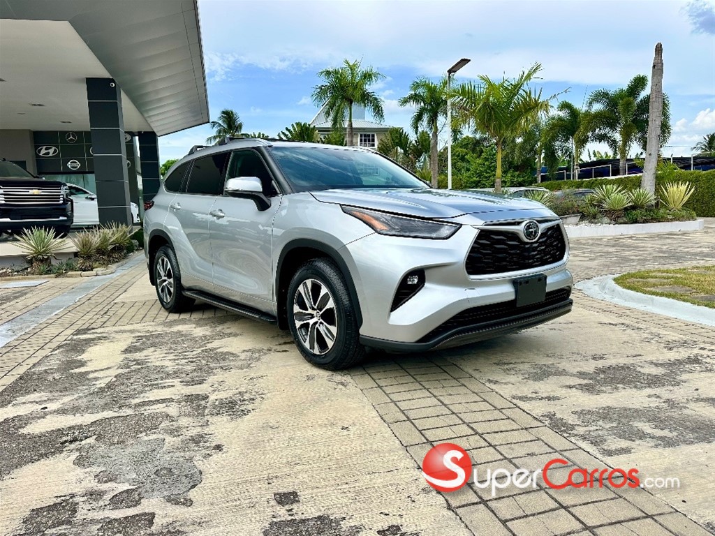2021 Toyota Highlander XLE — foto 3 / 12