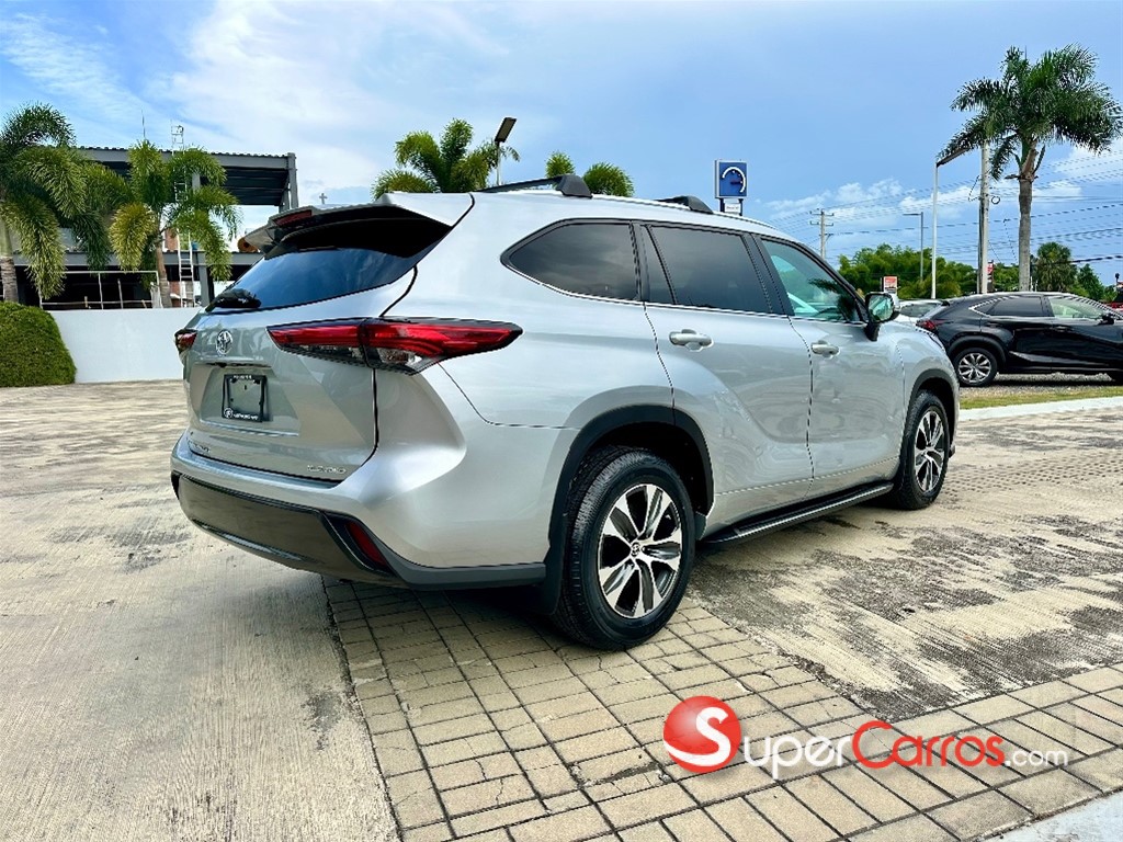 2021 Toyota Highlander XLE — foto 4 / 12