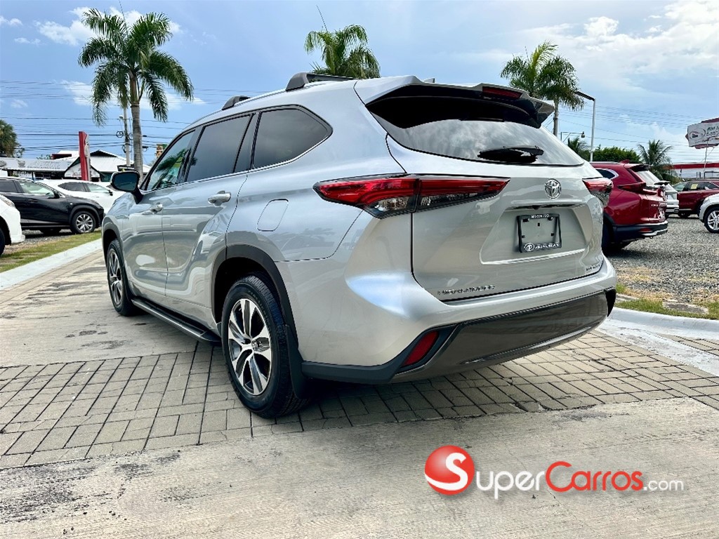2021 Toyota Highlander XLE — foto 5 / 12