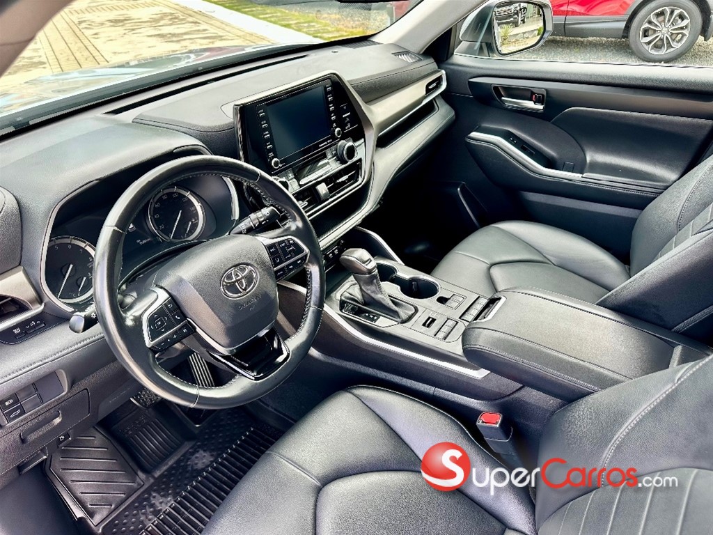 2021 Toyota Highlander XLE — foto 8 / 12