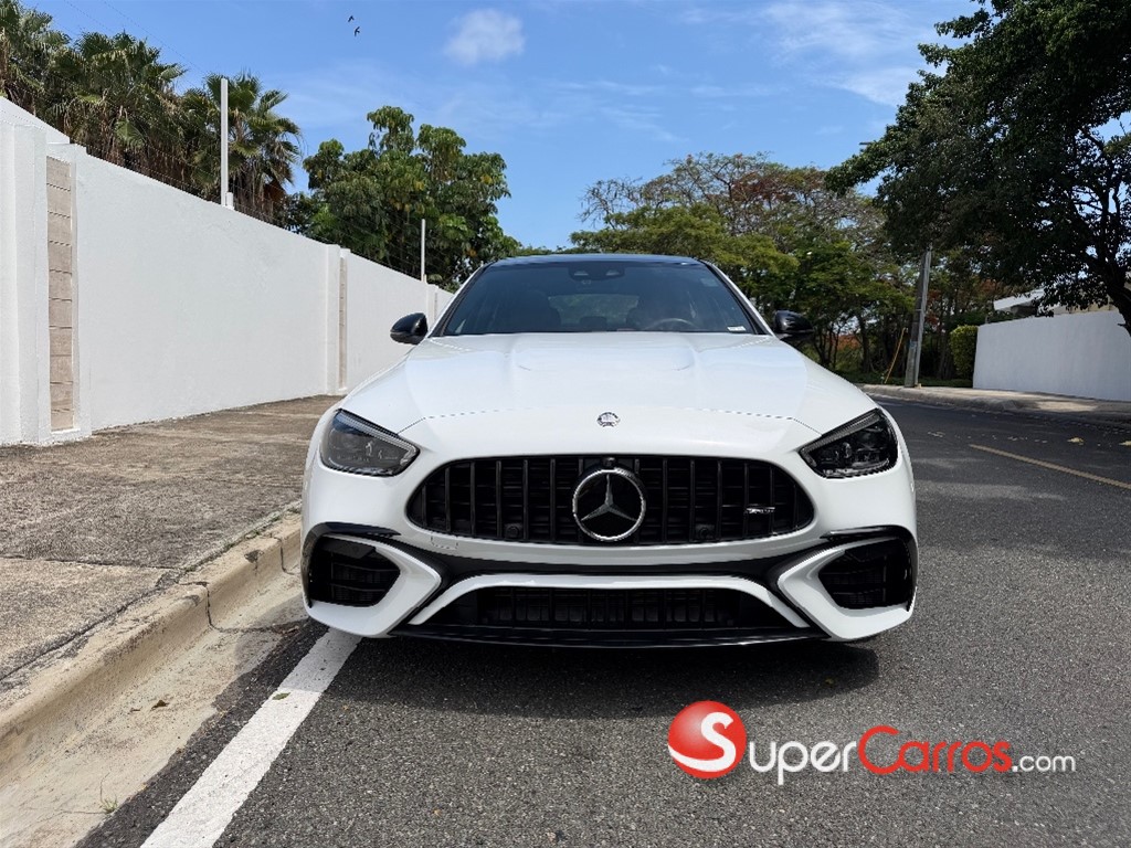 2025 Mercedes-Benz Clase C 63s AMG — foto 2 / 10
