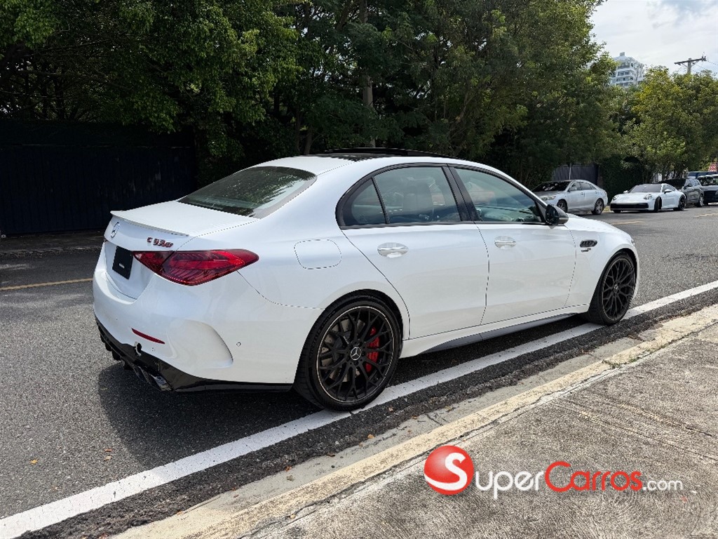 2025 Mercedes-Benz Clase C 63s AMG — foto 4 / 10