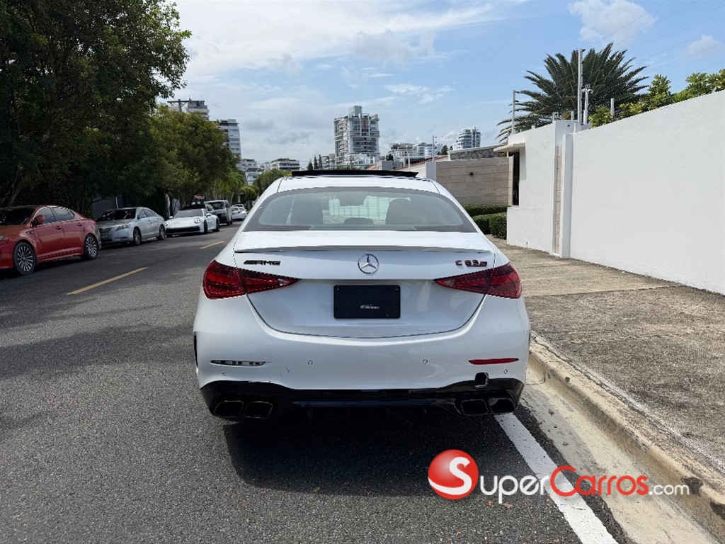2025 Mercedes-Benz Clase C 63s AMG — foto 5 / 10