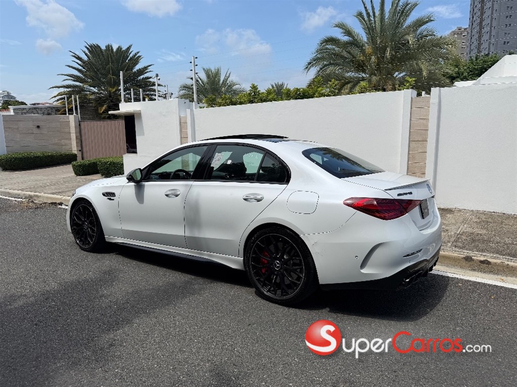 2025 Mercedes-Benz Clase C 63s AMG — foto 6 / 10