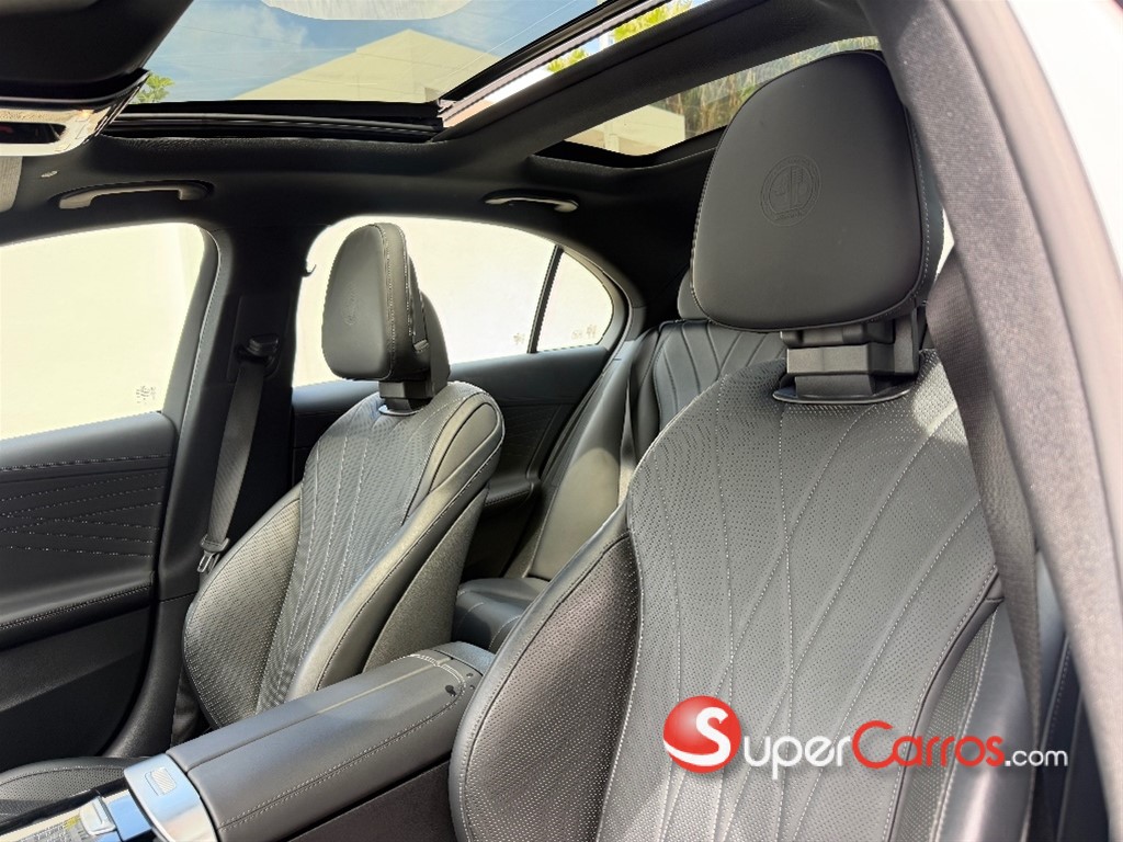 2025 Mercedes-Benz Clase C 63s AMG — foto 9 / 10