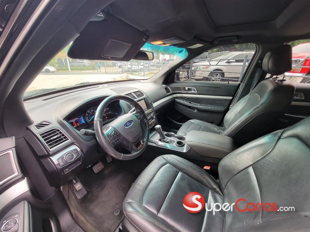 2016 Ford Explorer XLT — foto 6 / 8