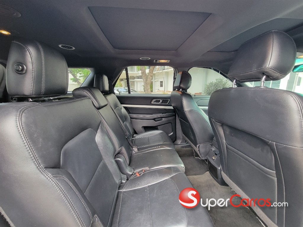 2016 Ford Explorer XLT — foto 8 / 8
