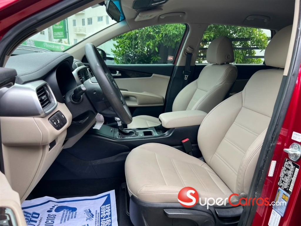 2020 Kia Sorento LX — foto 6 / 9