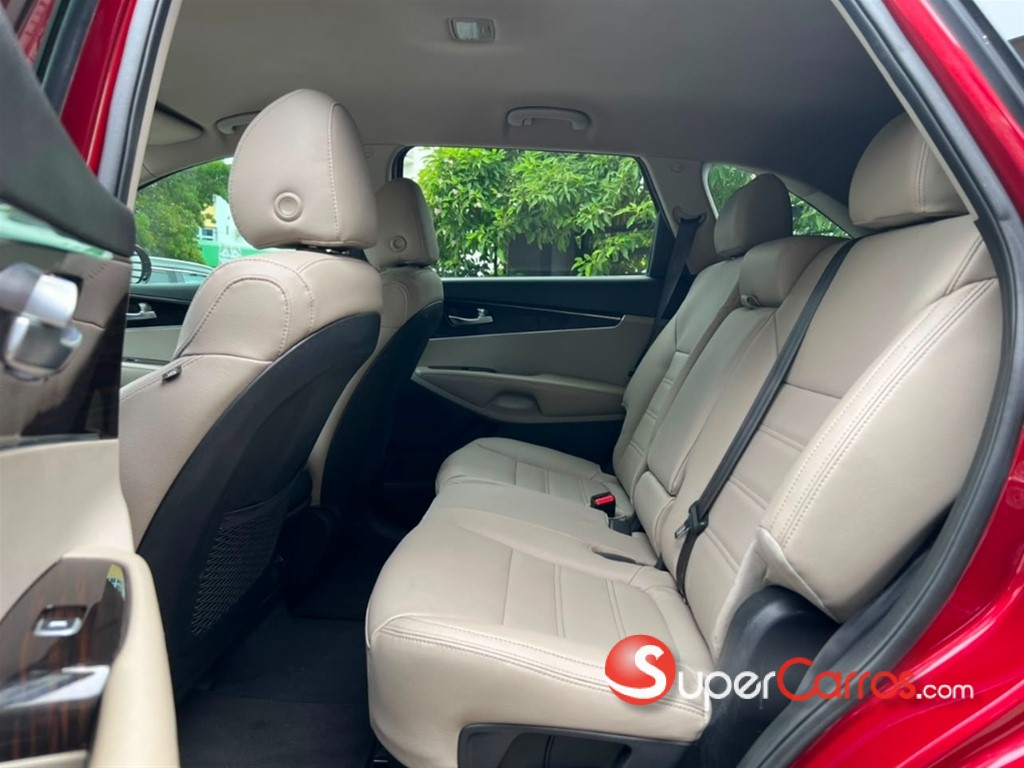 2020 Kia Sorento LX — foto 7 / 9
