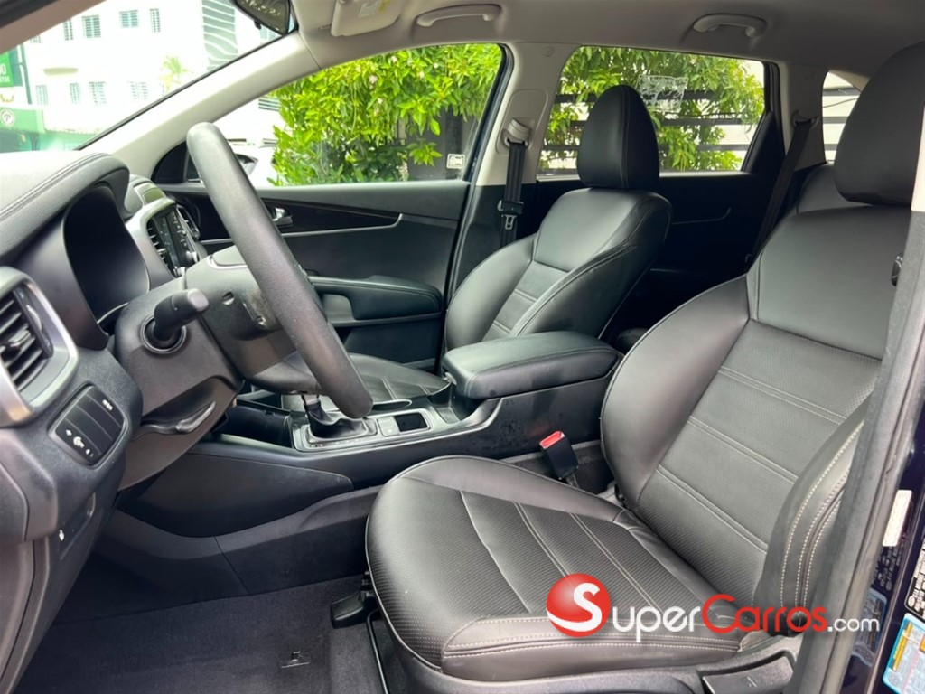 2020 Kia Sorento LX — foto 6 / 9