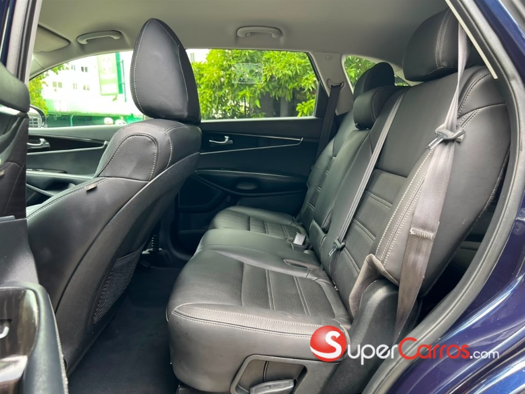 2020 Kia Sorento LX — foto 7 / 9