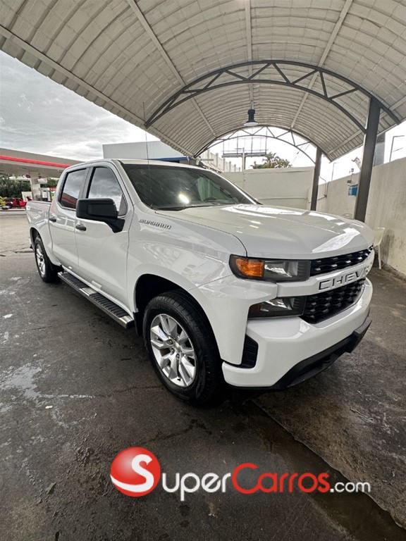 2022 Chevrolet Silverado Custom
