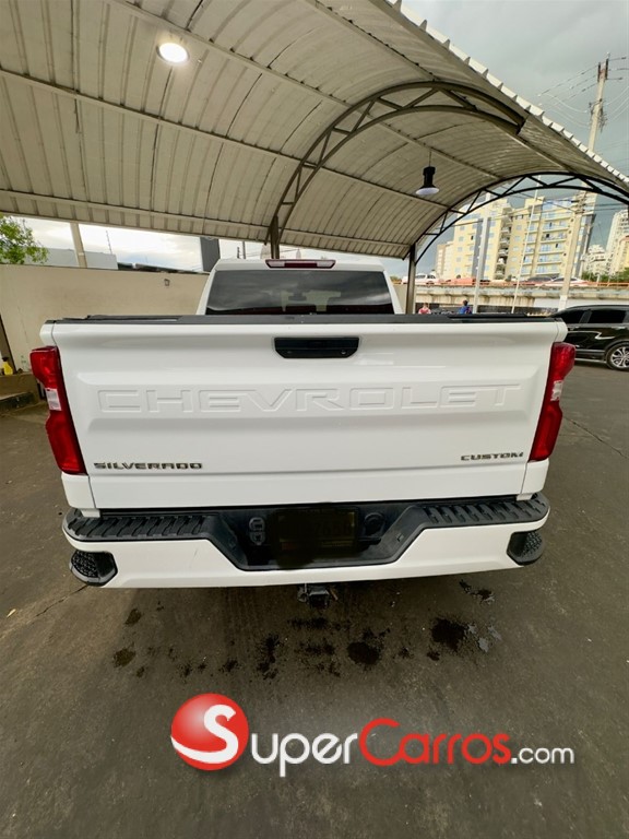 2022 Chevrolet Silverado Custom — foto 8 / 12