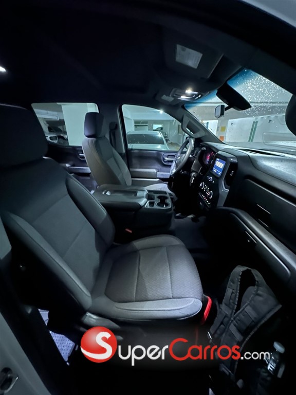 2022 Chevrolet Silverado Custom — foto 10 / 12