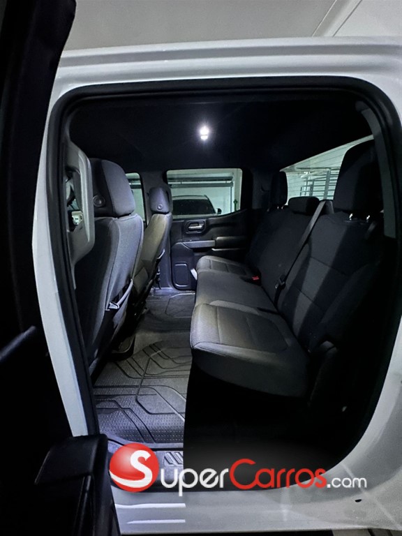 2022 Chevrolet Silverado Custom — foto 11 / 12