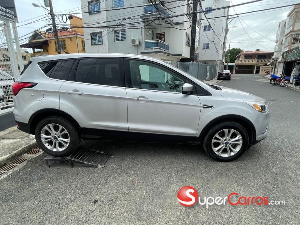 2019 Ford Escape SE — foto 4 / 10