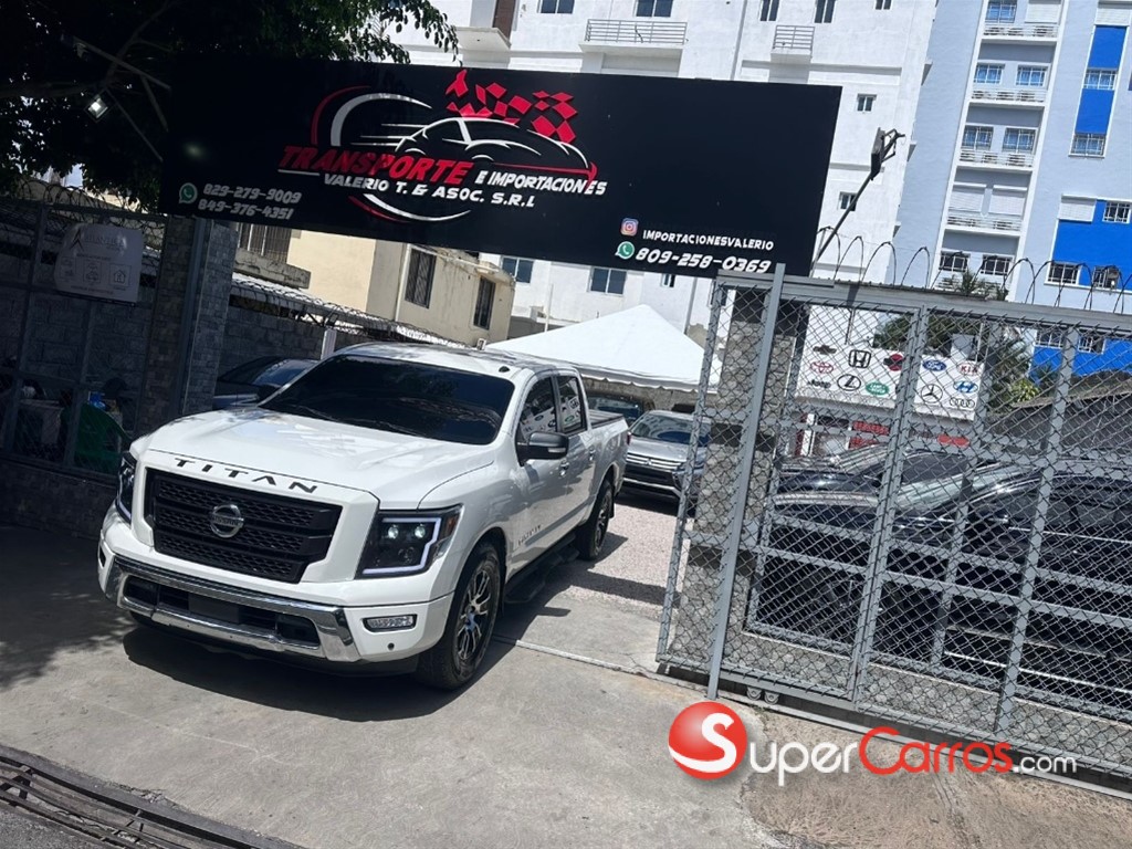 2020 Nissan TITAN SE — foto 2 / 11