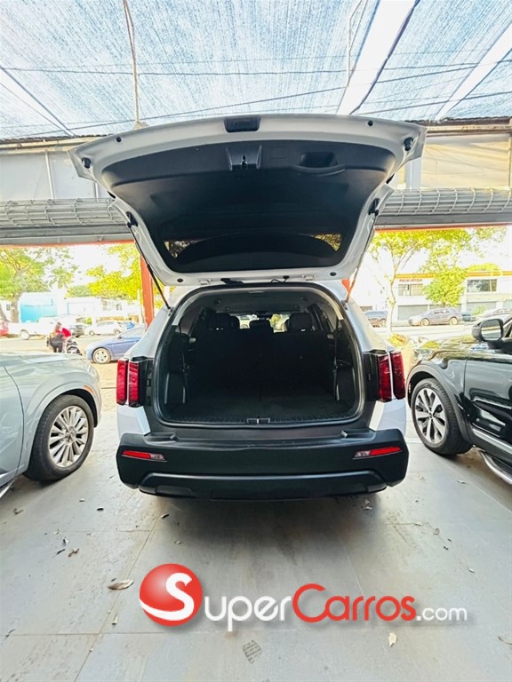 2021 Kia Sorento LX — foto 9 / 12