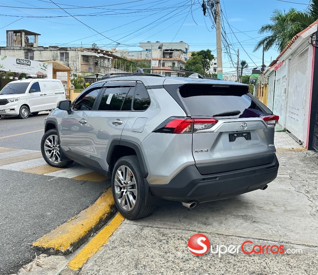 2023 Toyota RAV4 Limited — foto 6 / 12