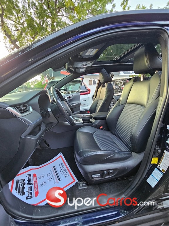 2020 Toyota RAV4 XSE Hybrid Sport — foto 9 / 10