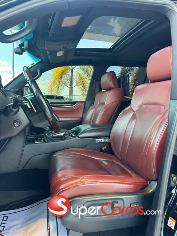 2017 Lexus LX 570 — foto 10 / 11
