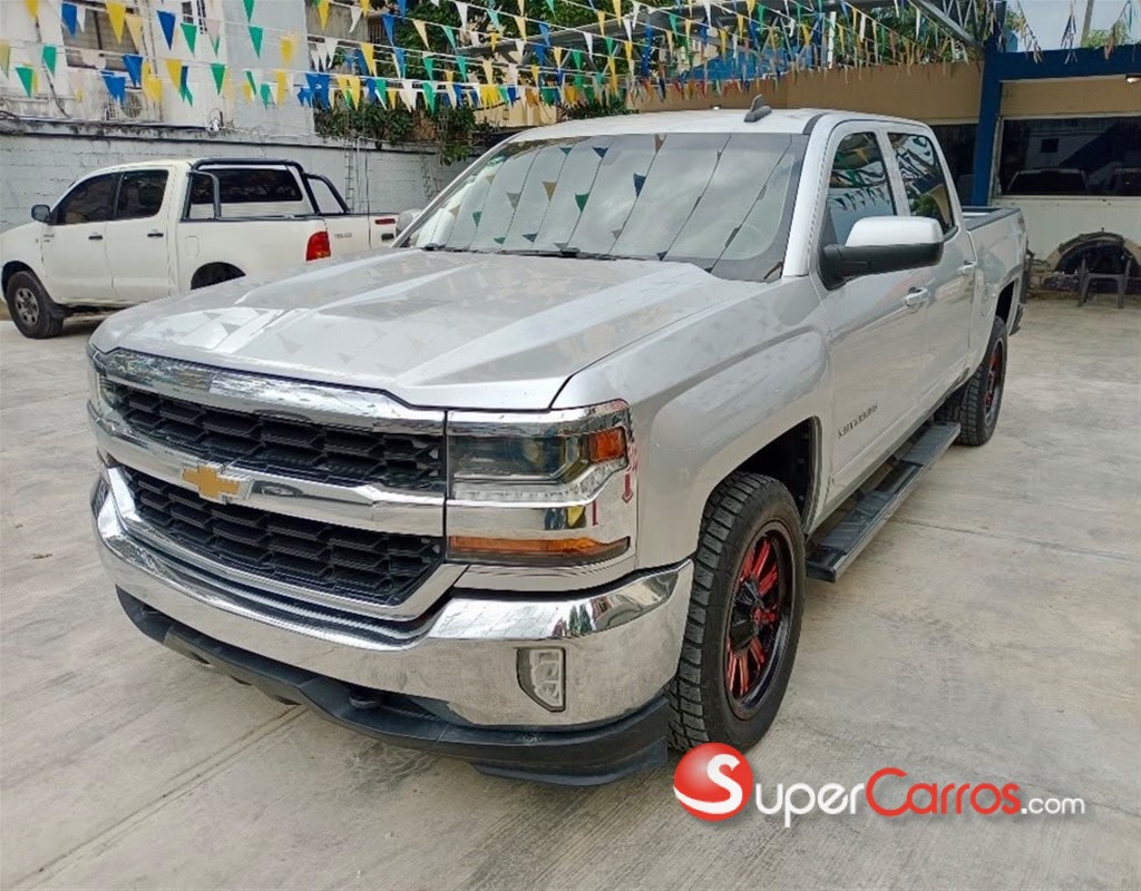 2017 Chevrolet Silverado — foto 7 / 8