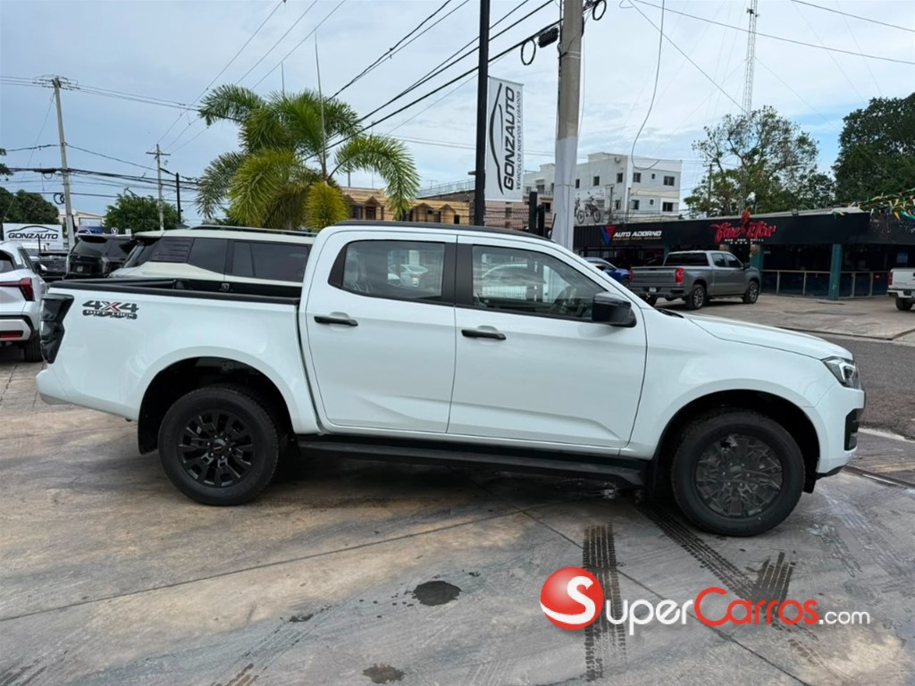 2027 Isuzu DMAX — foto 2 / 8