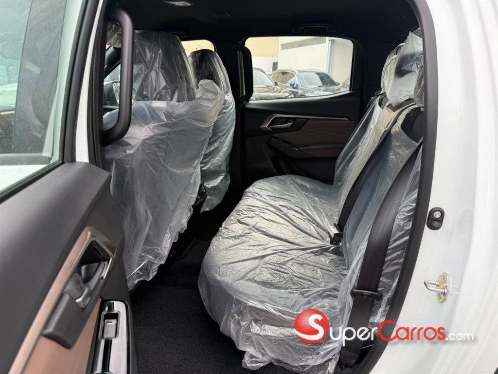 2027 Isuzu DMAX — foto 5 / 8