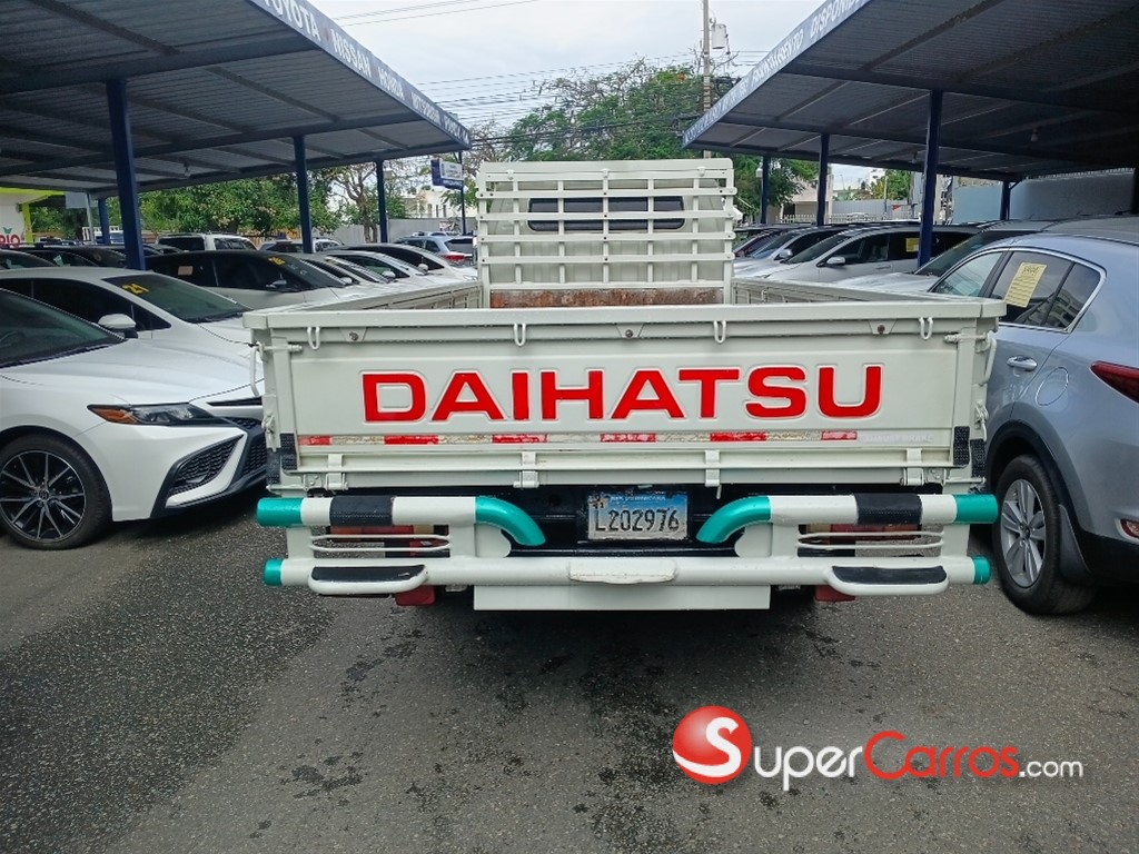 2005 Daihatsu Delta Cama larga — foto 4 / 6