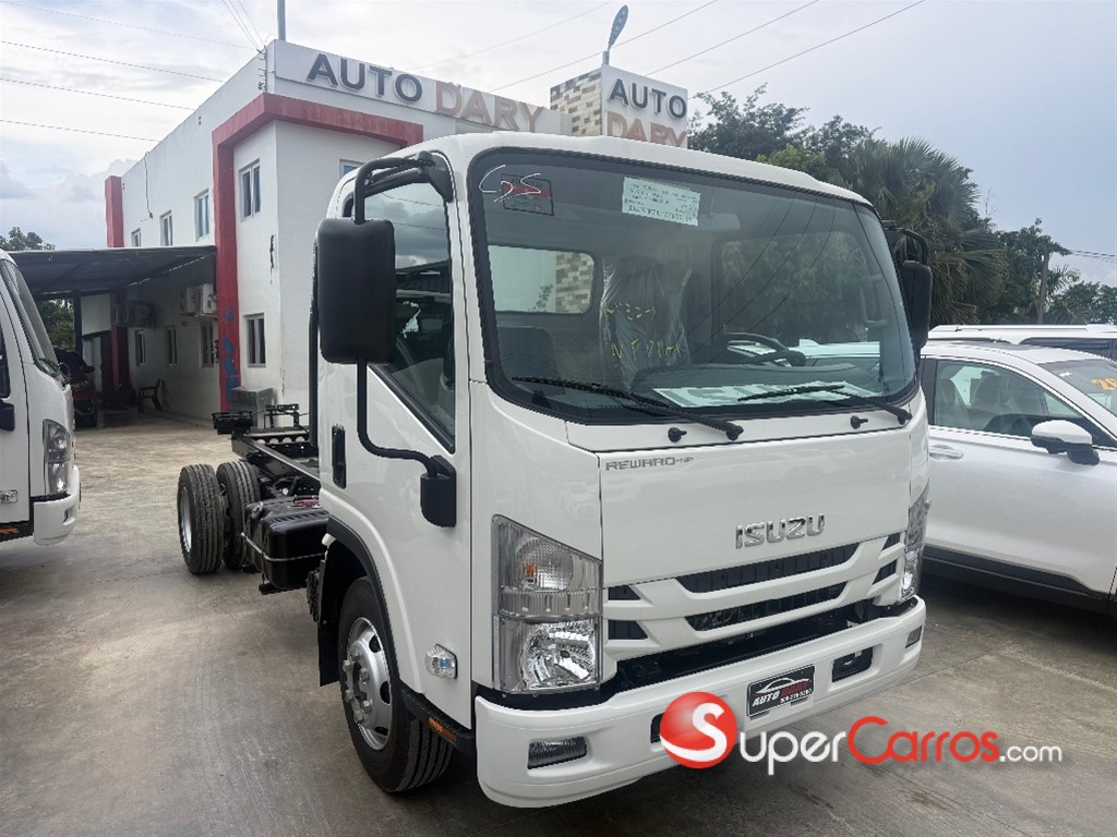 2027 Isuzu NP 14 Pies Chasis — foto 3 / 11