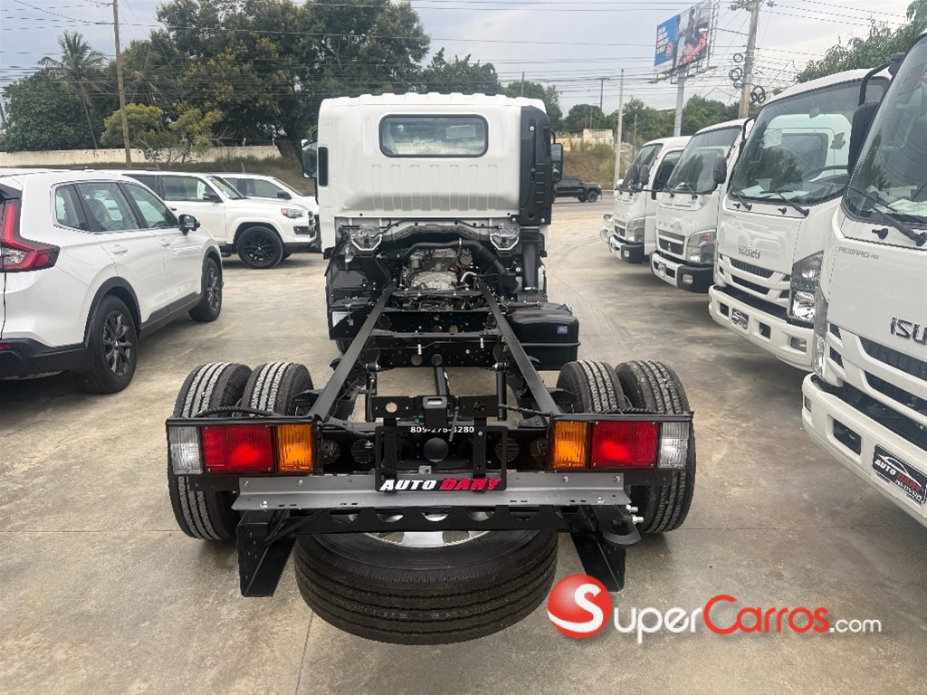 2027 Isuzu NP 14 Pies Chasis — foto 5 / 11