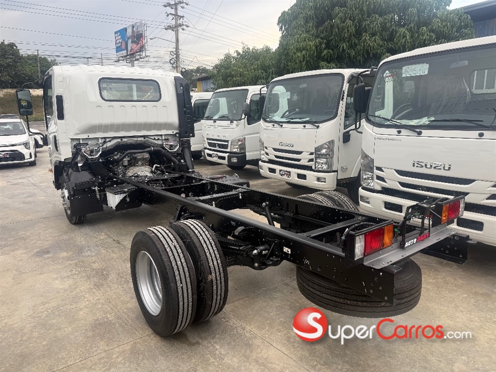 2027 Isuzu NP 14 Pies Chasis — foto 6 / 11