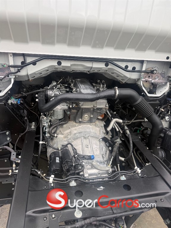 2027 Isuzu NP 14 Pies Chasis — foto 7 / 11
