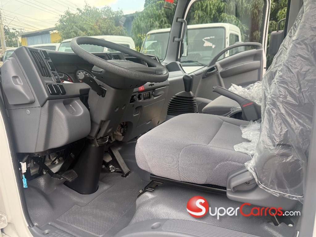 2027 Isuzu NP 14 Pies Chasis — foto 8 / 11