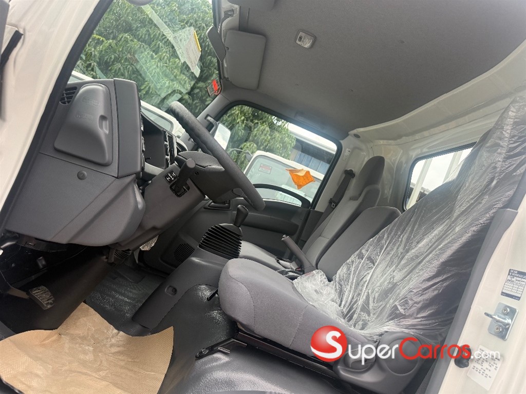 2027 Isuzu NPR 14 pies — foto 8 / 10