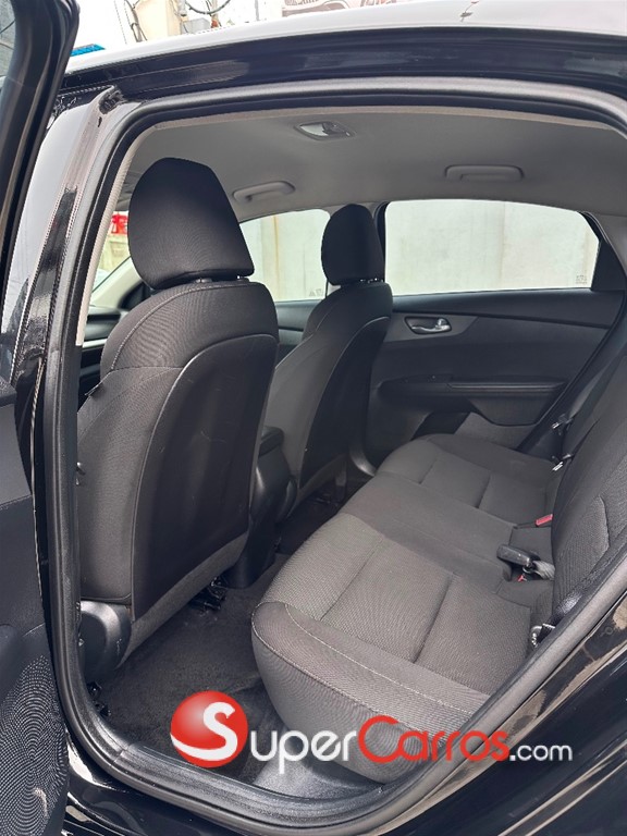 2020 Kia Forte LXS — foto 7 / 9