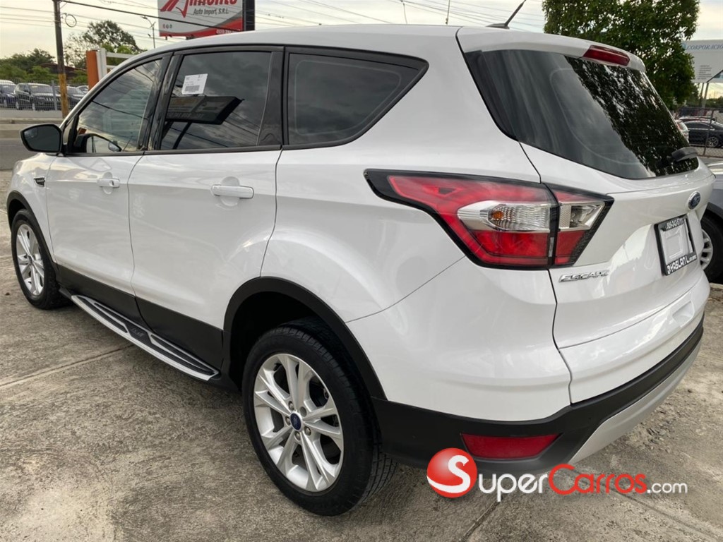 2017 Ford Escape SE — foto 7 / 12