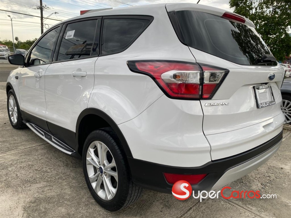 2017 Ford Escape SE — foto 9 / 12